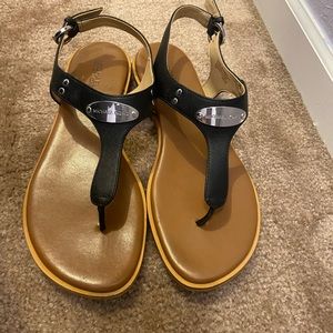Michael Korea sandal size 8